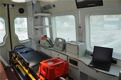 湘潭县救护车内部